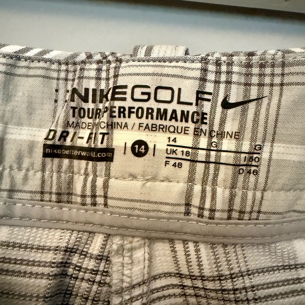 Nike Golf Tour Performance Dri Fit Men's Plaid Athletic Shorts — White and Gray - Picture 6 of 8